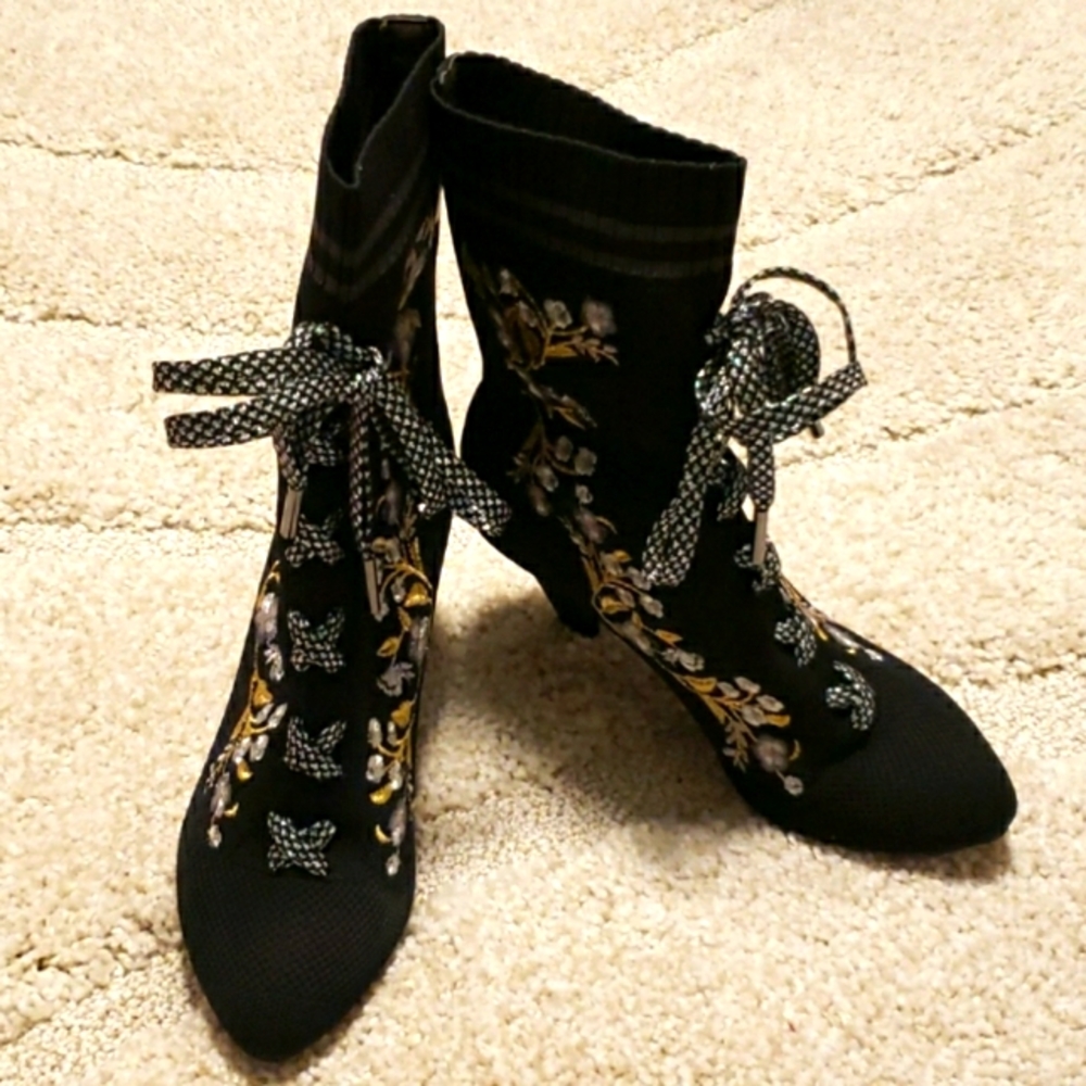 Ankle boots with embroidery